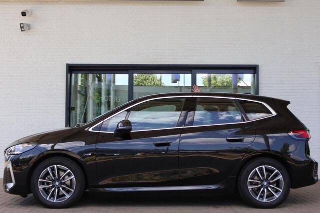BMW 2-SERIE Active Tourer 218i | M Sportpakket | Premium Pack | Voorstoelen Verwarmd