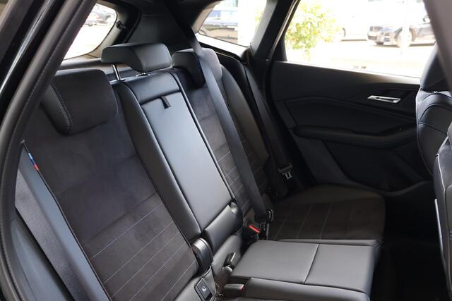 BMW 2-SERIE Active Tourer 218i | M Sportpakket | Premium Pack | Voorstoelen Verwarmd