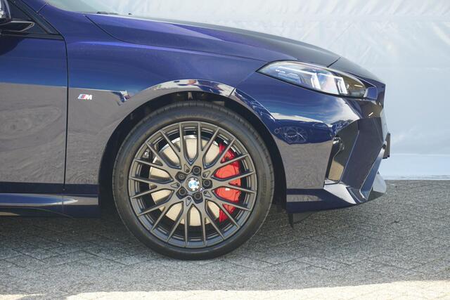 BMW 2-SERIE Gran Coupé 220 M Sportpakket Pro 19'' / Panoramadak / Driving Assistant Professional / Stuurwiel verwarmd