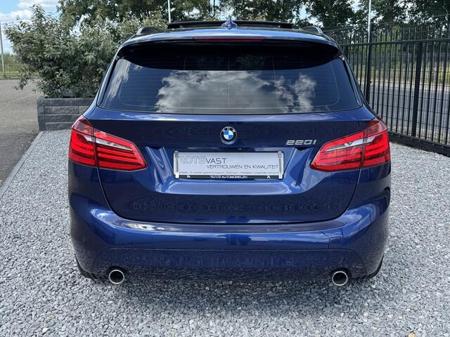 BMW 2-SERIE Active Tourer Panodak|LED|Cruis|Media Blauw 220i