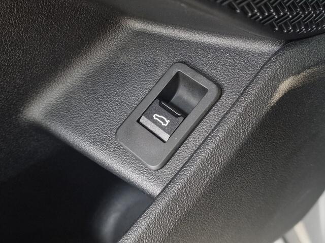 BMW 2-SERIE Active Tourer 225e xDrive 245pk | Leren bekleding | Stoelverwarming |