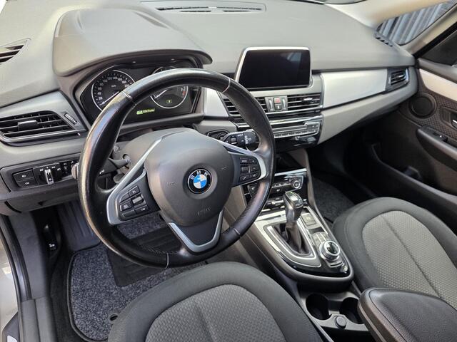 BMW 2-SERIE Active Tourer 225xe iPerformance /Apple Carplay/Elektr. klep/Parkeersens./Cruise&Clima Contr./Navi/17''LMV/(MET GARANTIE*)
