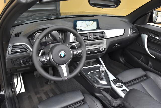 BMW 2-SERIE Cabrio 220i High Executive * M Sportpakket * Navigatie Professional * HIFI * Leder * Leder *