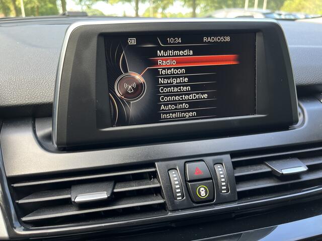 BMW 2-SERIE Active Tourer | NAVI | CLIMA | PDC | STOELVERWARMING 218i