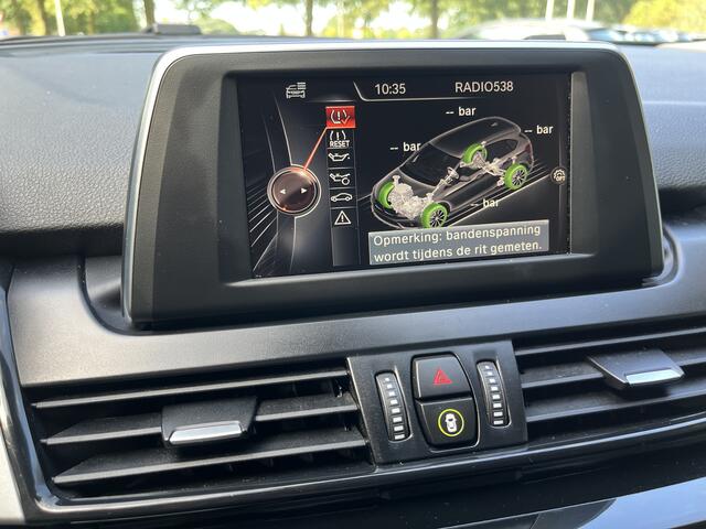 BMW 2-SERIE Active Tourer | NAVI | CLIMA | PDC | STOELVERWARMING 218i