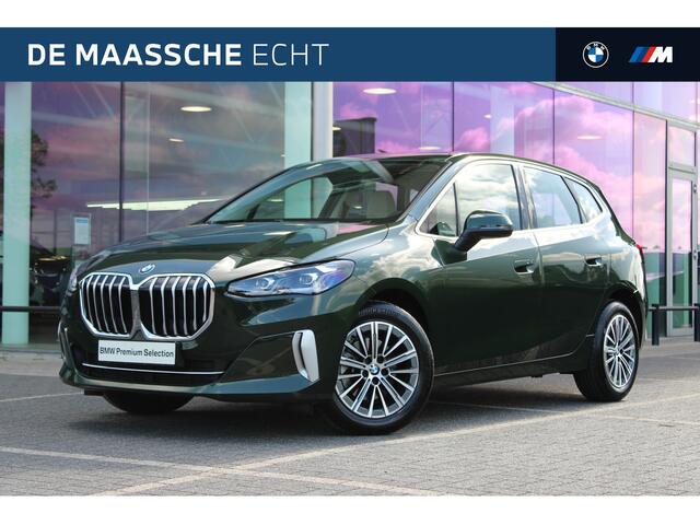BMW 2-SERIE Active Tourer 218i Luxury Line Automaat / Panoramadak / Trekhaak / Sportstoelen / Achteruitrijcamera / Adaptieve LED / Comfort Access / Stoelverwarming / Widescreen Display