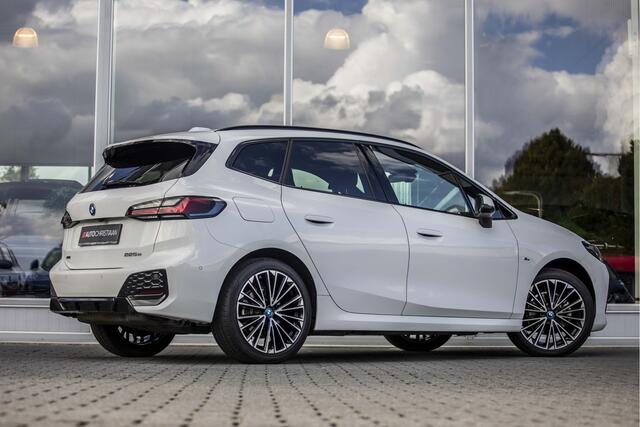 BMW 2-SERIE Active Tourer 225e xDrive | M-Sport | Pano | Head-up | 19"