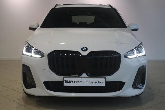 BMW 2-SERIE Active Tourer 220i M-sportpakket | Premium Pack | Travel Pack | Elektr. Trekhaak