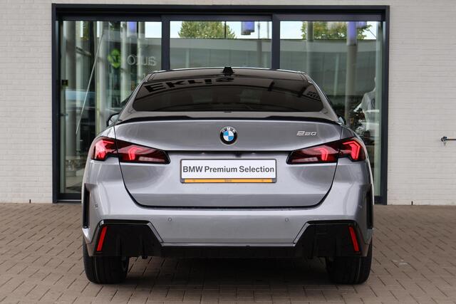 BMW 2-SERIE Gran Coupé 220 M Sport Design Edition | Voorstoelen Verwarmd | Stuurwiel Verwarmd | Achteruitrij Camera