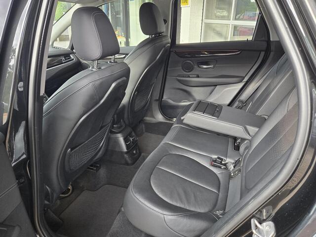 BMW 2-SERIE Active Tourer 218i High Executive | LUXURY LINE | LEDER | SPORTSTOELEN | HEAD UP |