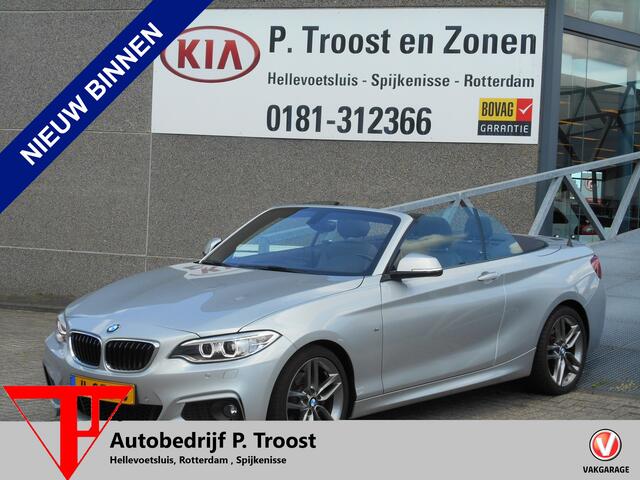 BMW 2-SERIE Cabrio 220I AUTOMAAT M-pakket NL auto/Navigatie/Lederen bekleding/Stoelverwarming/Led dagrijverlichting
