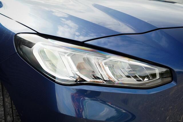 BMW 2-SERIE Active Tourer 220i / Aut / Navi / Trekhaak Elektrisch / Incl BTW