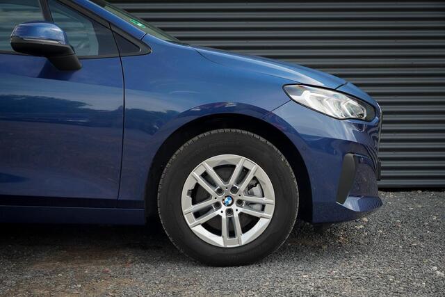 BMW 2-SERIE Active Tourer 220i / Aut / Navi / Trekhaak Elektrisch / Incl BTW