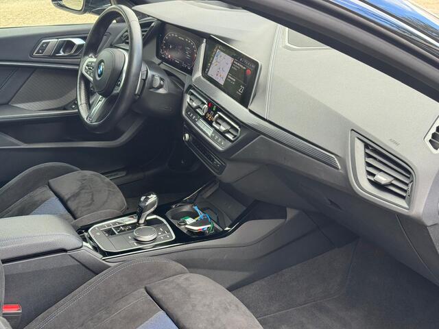 BMW 2-SERIE Gran Coupé M235i xDrive High Exe, M Performance, Schaalstoel, Head-up, Harman/Kardon, Adaptive Cruise . Een proefrit levert het bewijs. Neem contact op en we maken een afspraak!