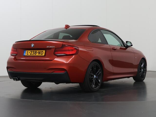 BMW 2-SERIE Coupé 230i High Executive | M-Pakket | Harman/Kardon | Adaptieve Cruise Control | LED | Rij-hulpsysteem | Sportstoelen | Schuif/Kanteldak | Sportstoelen | DAB | Adaptief Onderstel | Camera | Ele. verstelbare stoelen + Geheugen Links |