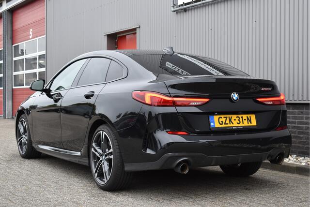 BMW 2-SERIE Gran Coupé 220i High Executive Head up, Adaptive cruise, Camera, Stoel/stuurverwarming, Carplay