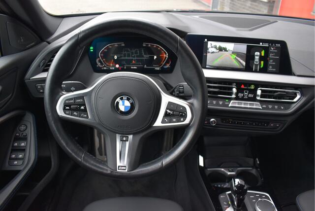 BMW 2-SERIE Gran Coupé 220i High Executive Head up, Adaptive cruise, Camera, Stoel/stuurverwarming, Carplay