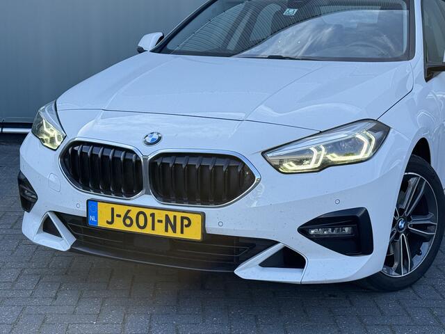 BMW 2-SERIE Gran Coupé BJR 2020 218i 141 PK Executive AUTOMAAT LEDEREN INTERIEUR / AUTOMAAT / NAVI / CLIMA L/R / LM VELGEN