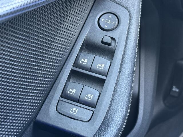 BMW 2-SERIE Gran Coupé BJR 2020 218i 141 PK Executive AUTOMAAT LEDEREN INTERIEUR / AUTOMAAT / NAVI / CLIMA L/R / LM VELGEN