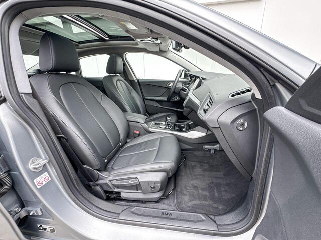 BMW 2-SERIE Gran Coupé 220i | Comfort Pack | Panoramadak | cruise control adaptief