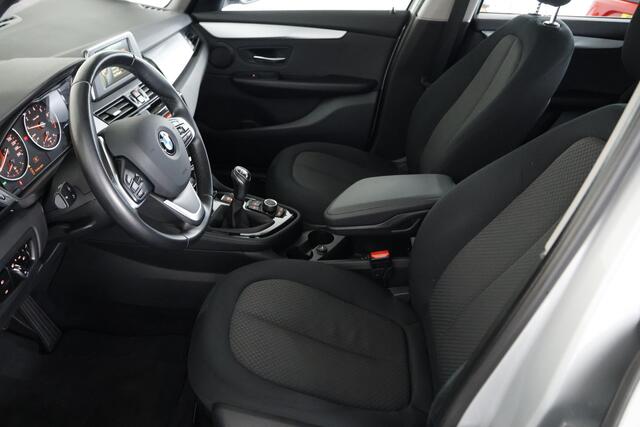 BMW 2-SERIE Active Tourer 220i / Clima / Cruisecontrol / Bluetooth / Lmv