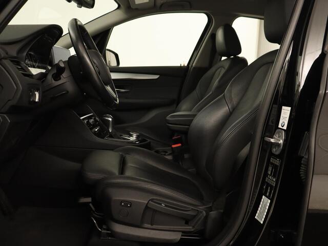 BMW 2-SERIE Active Tourer 218i Corporate Lease High Executive | Leder | Cruise Control | Stoelverwarming | Head-up | Elektrische achterklep | Xenon