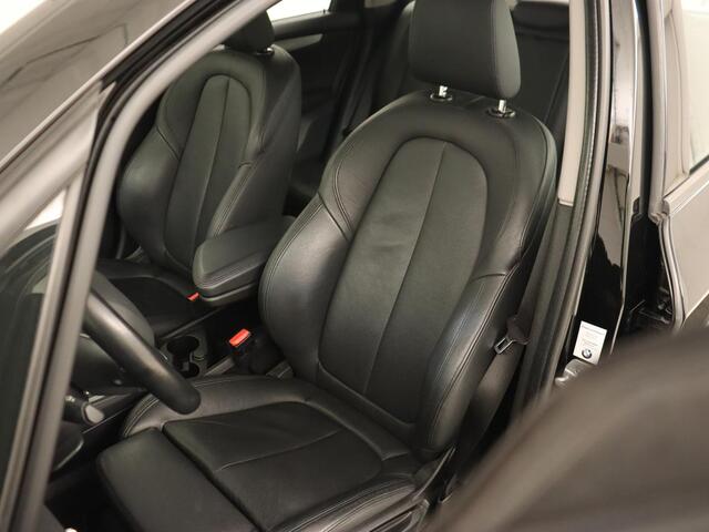 BMW 2-SERIE Active Tourer 218i Corporate Lease High Executive | Leder | Cruise Control | Stoelverwarming | Head-up | Elektrische achterklep | Xenon