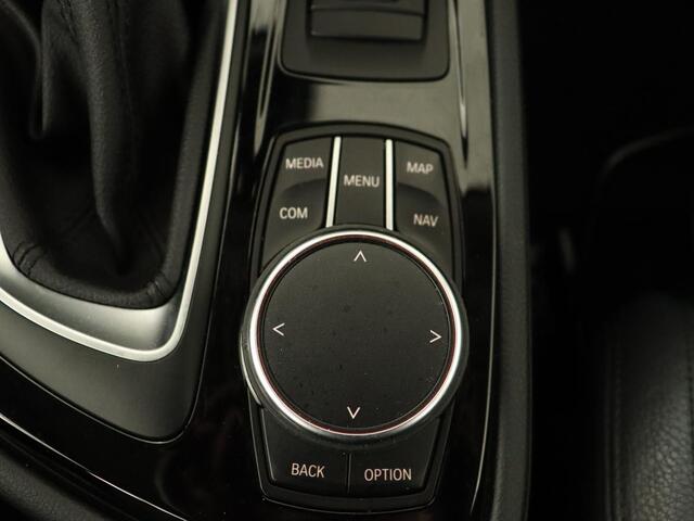 BMW 2-SERIE Active Tourer 218i Corporate Lease High Executive | Leder | Cruise Control | Stoelverwarming | Head-up | Elektrische achterklep | Xenon