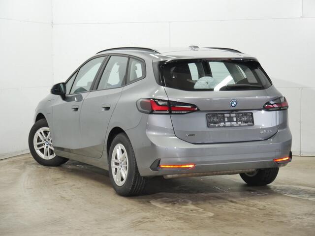 BMW 2-SERIE Active Tourer 225e xDrive | Head-Up | Comfort Acces| Voorbereiding Driving Assistant Plus | Stoelverwarming | Parking assistant plus