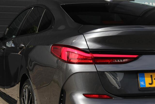 BMW 2-SERIE Gran Coupé 218i M Sport Pro | HUD | Kuipstoelen | Leder | High Executive