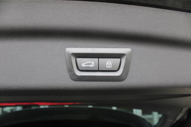 BMW 2-SERIE Active Tourer 218i | M-pakket | El. Trekhaak | AppleCarplay | Keyless | El. Achterklep