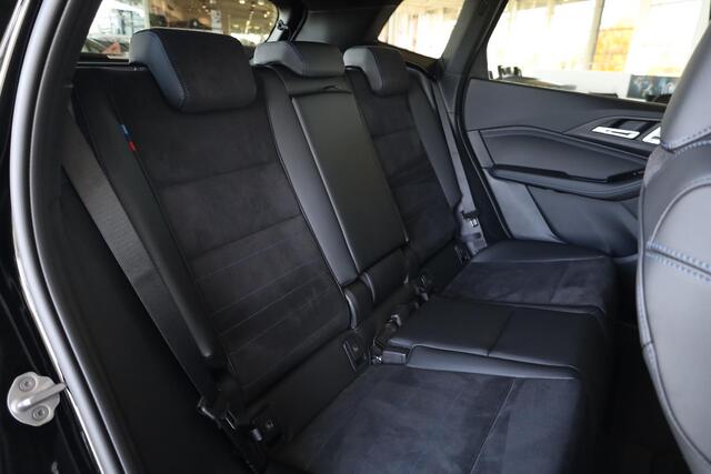 BMW 2-SERIE Active Tourer 225e xDrive M Sportpakket Pro | Driving Assitant Plus | Panoramadak | Trekhaak