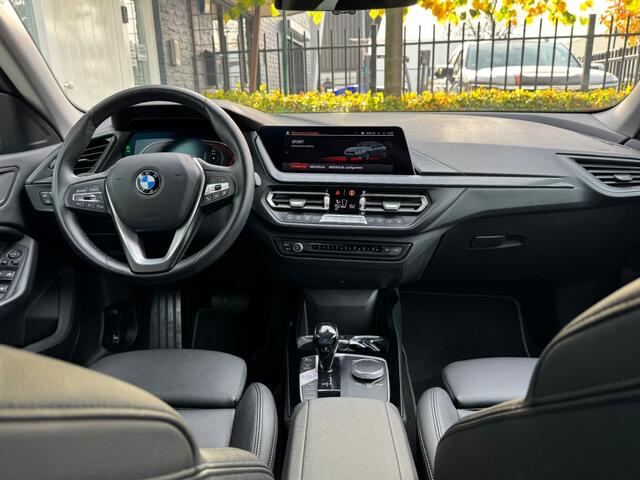 BMW 2-SERIE 218i Autom.Gran Coupe Sport + Led + leder + Nav + Car play - 95 dkm