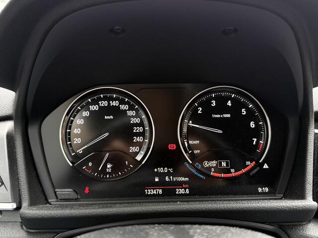 BMW 2-SERIE Active Tourer 218i High Executive Edition | Stoelverwarming | PDC V+A | Navigatie | Cruise | Trekhaak | Ndl Auto | RIJKLAARPRIJS INCL 12 MAANDEN GARANTIE EN BEURT