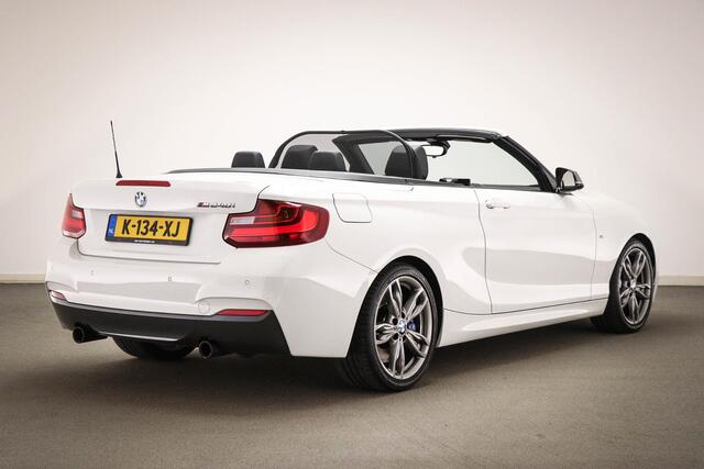 BMW 2-SERIE Cabrio M240i Executive | COMFORT / SAFETY- PACK | LEDER | STUURVERWARMING