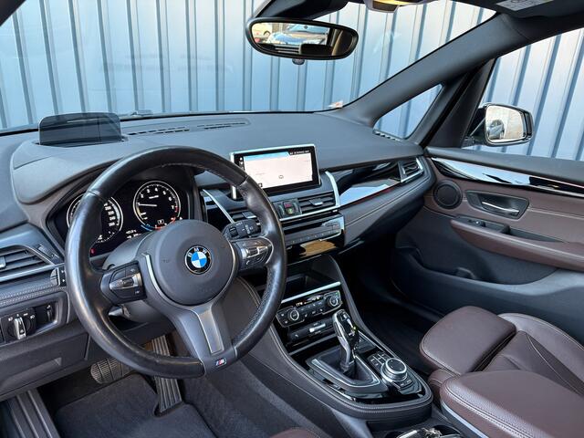 BMW 2-SERIE Active Tourer 218i Business Edition Plus | Panodak | Head Up | Trekhaak | Camera | Prijs Rijklaar!!