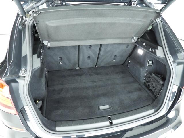 BMW 2-SERIE Active Tourer 220i Automaat / M-Sportpakket / Panoramadak / HIFI / Leder / Camera / LED / Alu wielen 17 inch