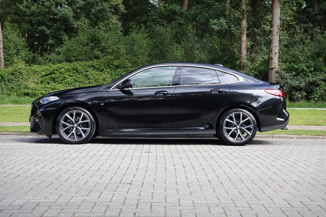 BMW 2-SERIE Gran Coupé 218i M Sport Edition M-Sport | Adap Cruise | Live Cockpit | Stuurwielverwarming | Parkeerhulpsysteem | DAB | Stoelverwarming | Shadowline | Grootlichtassistent | etc.