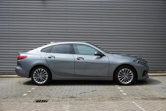 BMW 2-SERIE Gran Coupé 218i High Executive | Parking Pack | HiFi System | Model Luxury Line | Parking Assistant | Achteruitrijcamera