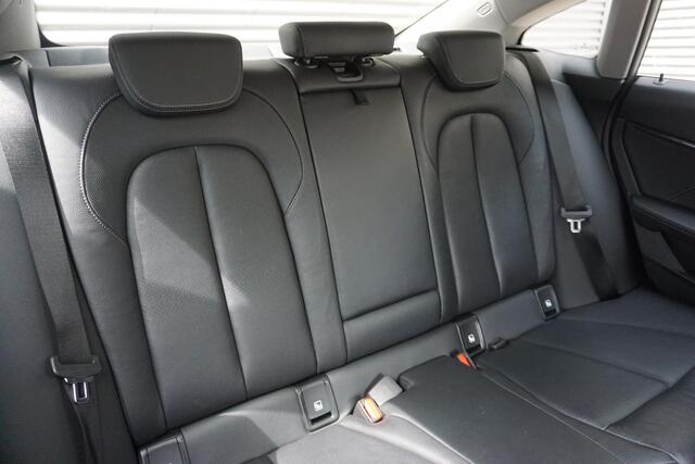 BMW 2-SERIE Gran Coupé 218i High Executive | Parking Pack | HiFi System | Model Luxury Line | Parking Assistant | Achteruitrijcamera