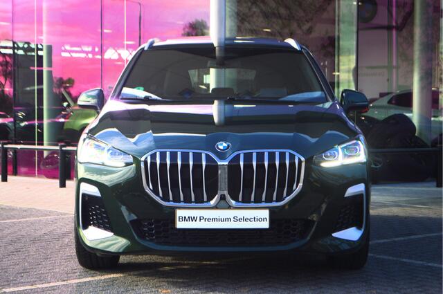 BMW 2-SERIE Active Tourer 218i High Executive M Sport Automaat / Panoramadak / Sportstoelen / Comfort Access / Adaptief M Onderstel / Head-Up / Adaptieve LED / Parking Assistant Plus