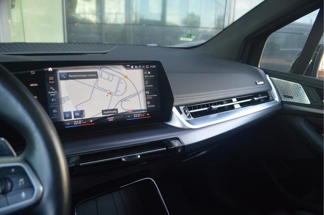 BMW 2-SERIE Active Tourer 218i High Executive M Sport Automaat / Panoramadak / Sportstoelen / Comfort Access / Adaptief M Onderstel / Head-Up / Adaptieve LED / Parking Assistant Plus