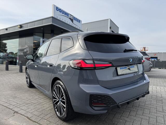 BMW 2-SERIE Active Tourer 225e xDrive M Sport Pano-Dak | Trekhaak | Harman Kardon | HUD | Camera |