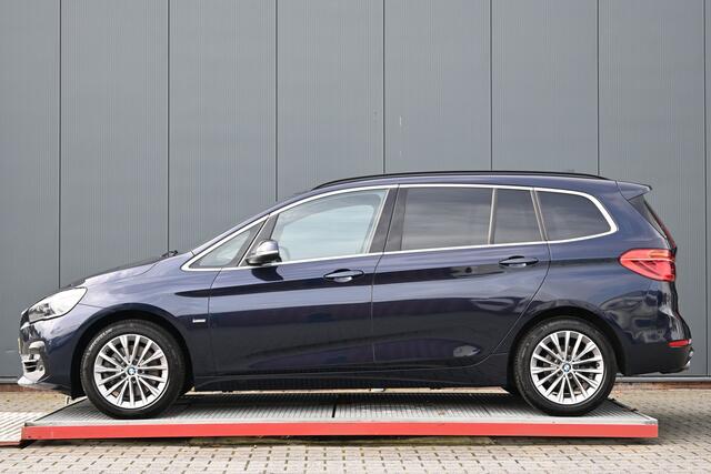 BMW 2-SERIE GRAN TOURER 220i High Executive trekhaak panoramadak leer