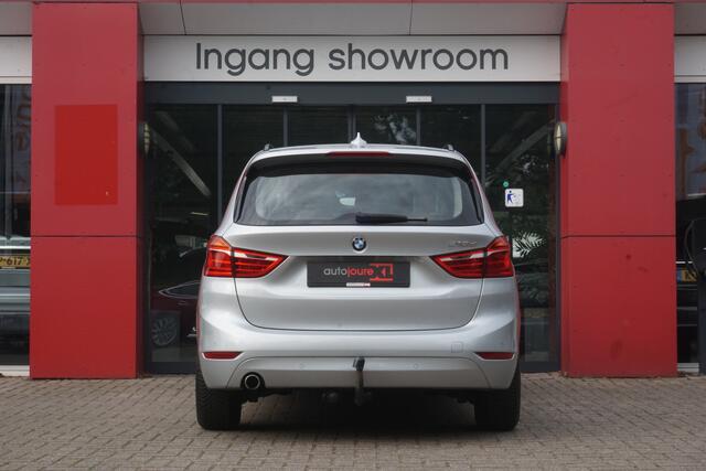 BMW 2-SERIE GRAN TOURER 216d Centennial High Executive | Leder | Cruise Control | Navigatie | PDC | Trekhaak |