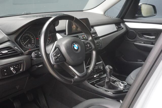BMW 2-SERIE GRAN TOURER 216d Centennial High Executive | Leder | Cruise Control | Navigatie | PDC | Trekhaak |