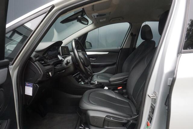 BMW 2-SERIE GRAN TOURER 216d Centennial High Executive | Leder | Cruise Control | Navigatie | PDC | Trekhaak |