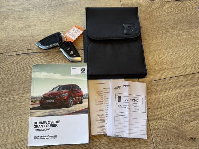 BMW 2-SERIE GRAN TOURER 218i Centennial High Executive | Trekhaak | HUD | Leder |