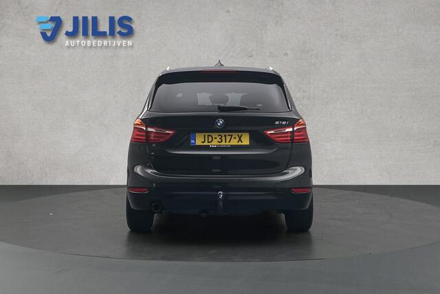 BMW 2-SERIE GRAN TOURER 218i Sport 7p. | Trekhaak | Parkeersensoren | Navigatie | Cruise control | Airco