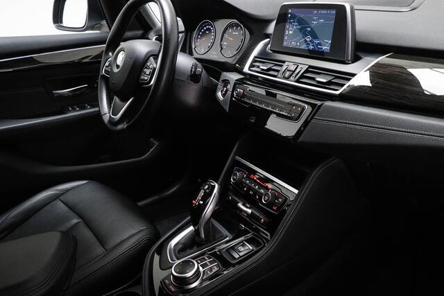 BMW 2-SERIE GRAN TOURER 218i 7p. High Executive | LUXURY LINE | STOELVERWARMING | APPLE | TREKHAAK | 18"